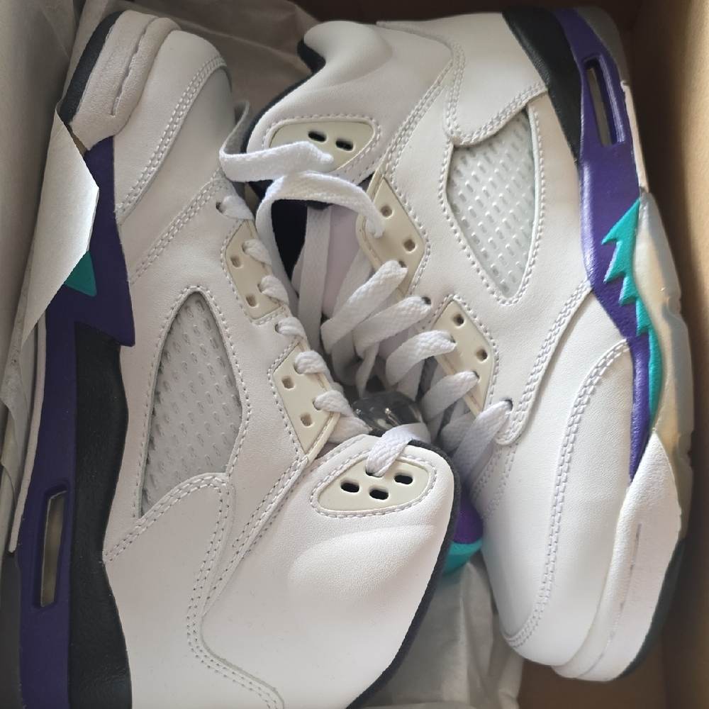 Jordan 5 Retro in White and Emerald